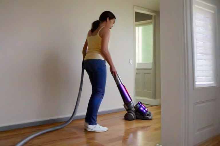 ¿Cómo soluciono los problemas de conexión entre accesorios de mi aspiradora Dyson?